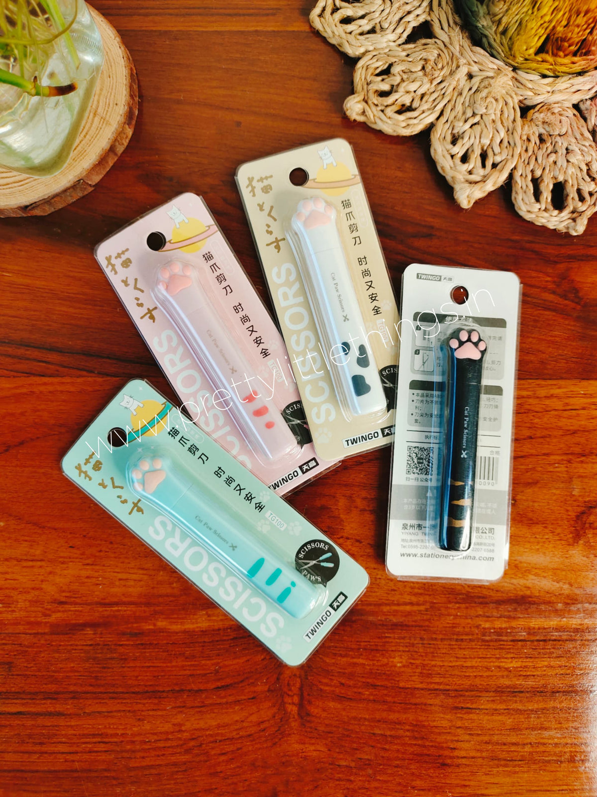 Cat Paw Style Compact Scissors