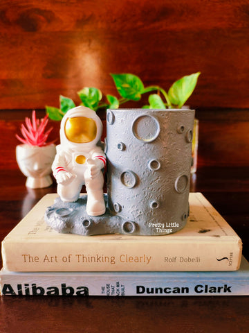 Astronaut Moon Pen Stand