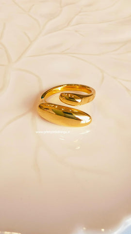 Golden Embrace Finger Ring Gulaabo