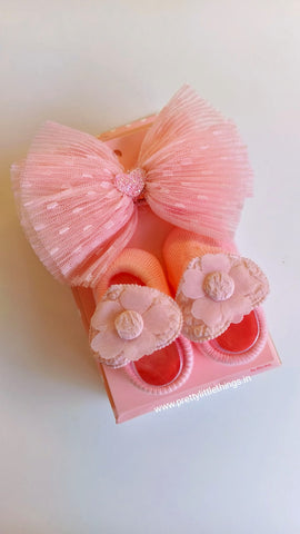 New Born Baby Booties And Accessories Gift Set