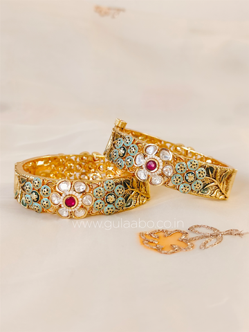 Nosh, Pair of Kadas