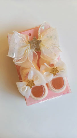 New Born Baby Booties And Accessories Gift Set