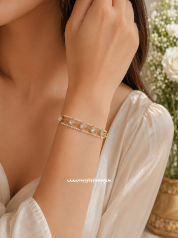 Versailles Pearl & Stone Bracelet (Gulaabo)