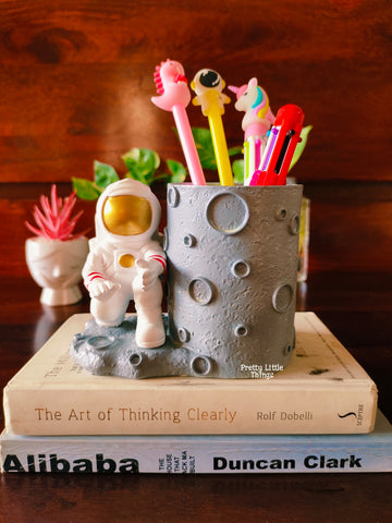 Astronaut Moon Pen Stand