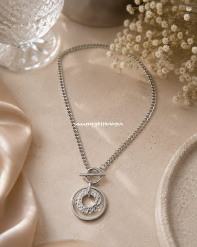 The Astraea Toggle Necklace (Gulaabo)